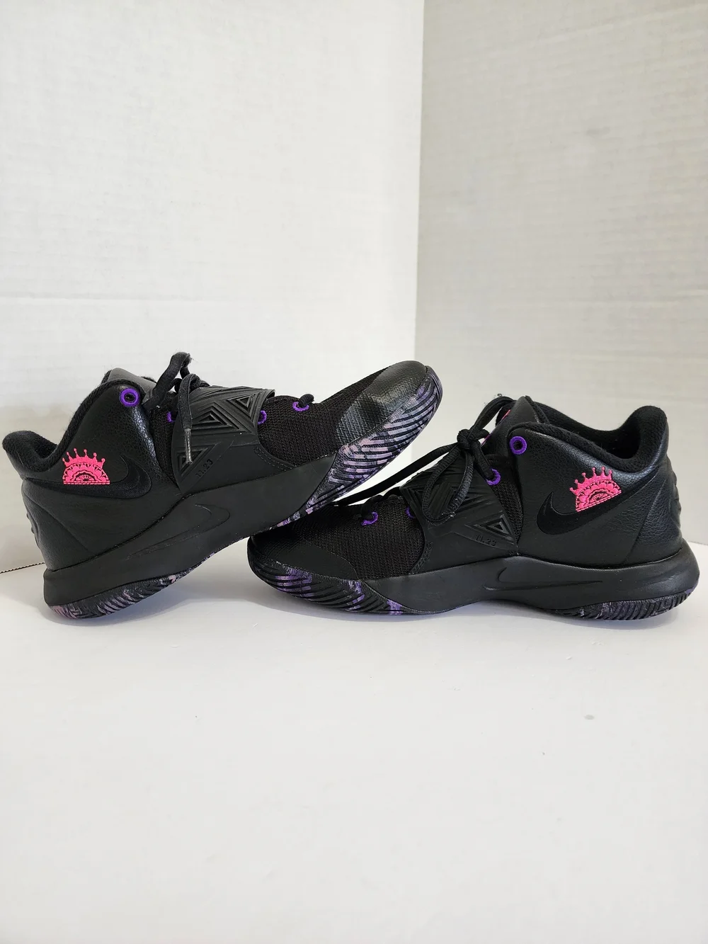 Nike Kyrie Flytrap 3 GS Floral Swoosh Basketball Shoes Black 6Y FLAW READ DESC